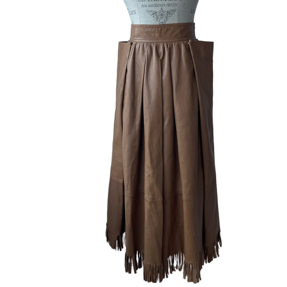 Vintage Gucci 100% leather fringe skirt - Picture 4 of 14